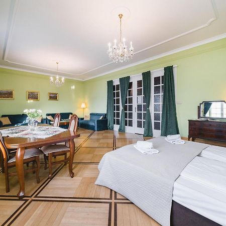 Apartamenty W Palacu Pod Baranami คราคูฟ ภายนอก รูปภาพ