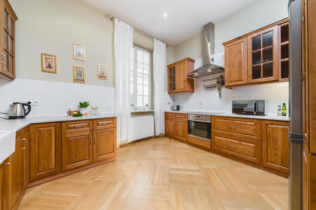 Apartamenty W Palacu Pod Baranami คราคูฟ ภายนอก รูปภาพ