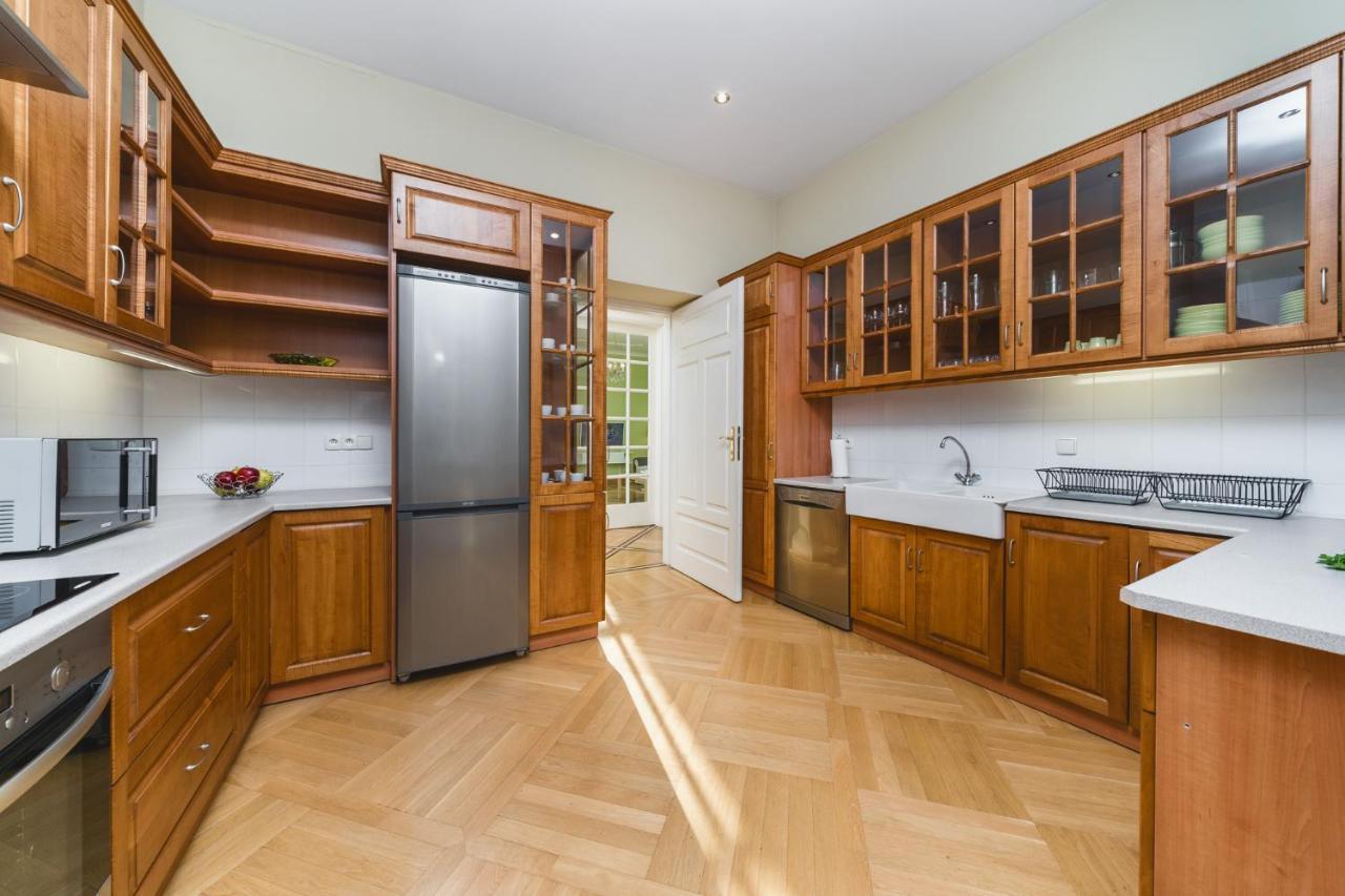 Apartamenty W Palacu Pod Baranami คราคูฟ ภายนอก รูปภาพ